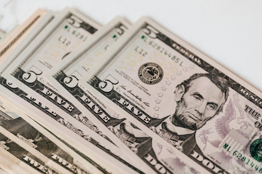 Factors Influencing Settlement Amounts in Personal Injury Claims — injury claim calculator