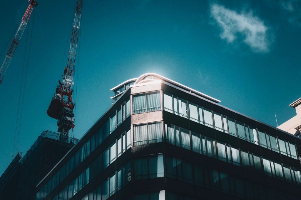 An image of an office or construction site where workplace injuries commonly occur, illustrating the use of a workplace injury claim calculator.