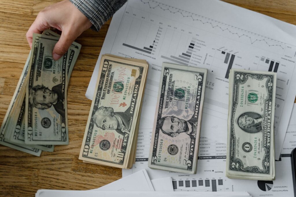 A chart comparing salaried versus hourly income loss. — calculate lost wages injury claim