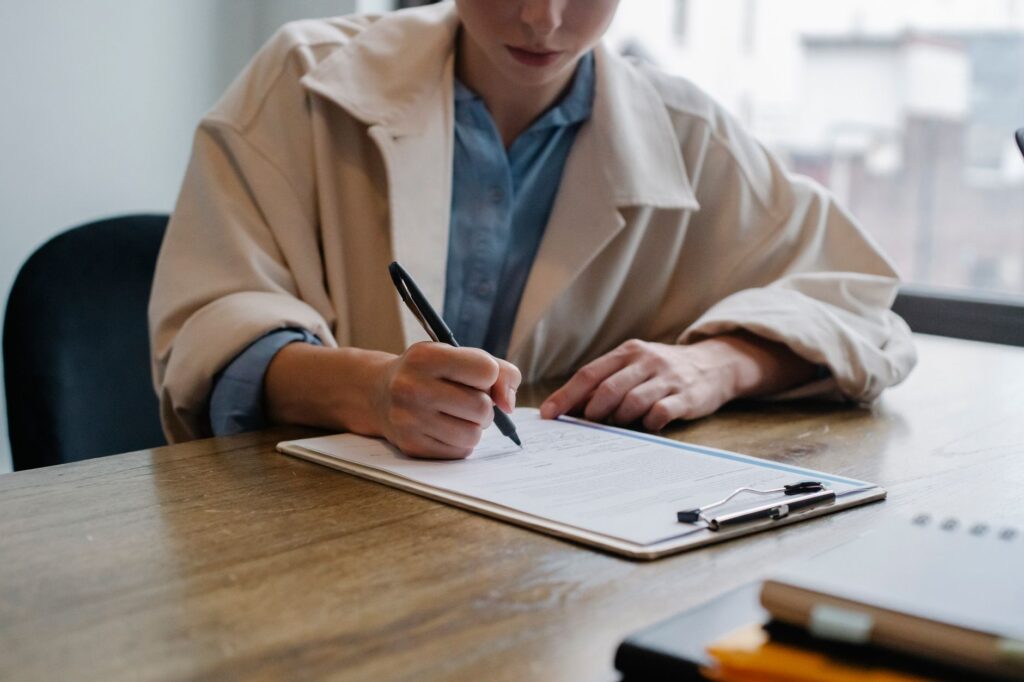 A checklist of factors to consider when deciding to hire a lawyer for your injury claim. — do I need a lawyer for injury…