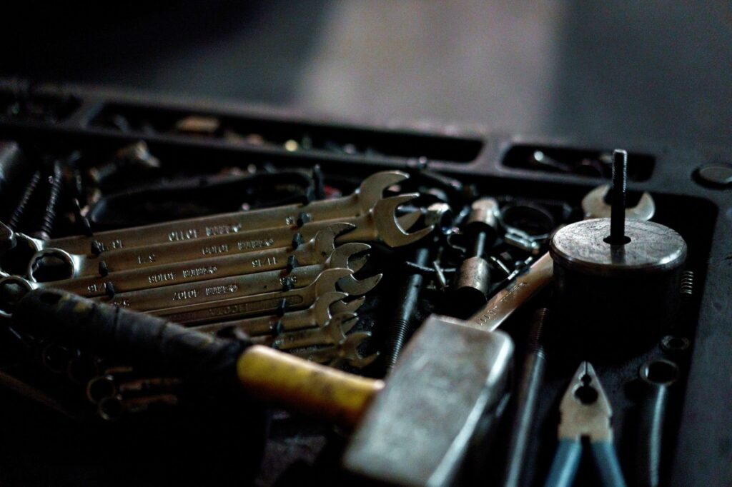 A comparison table of various injury claim tools and their features — personal injury claim calculator