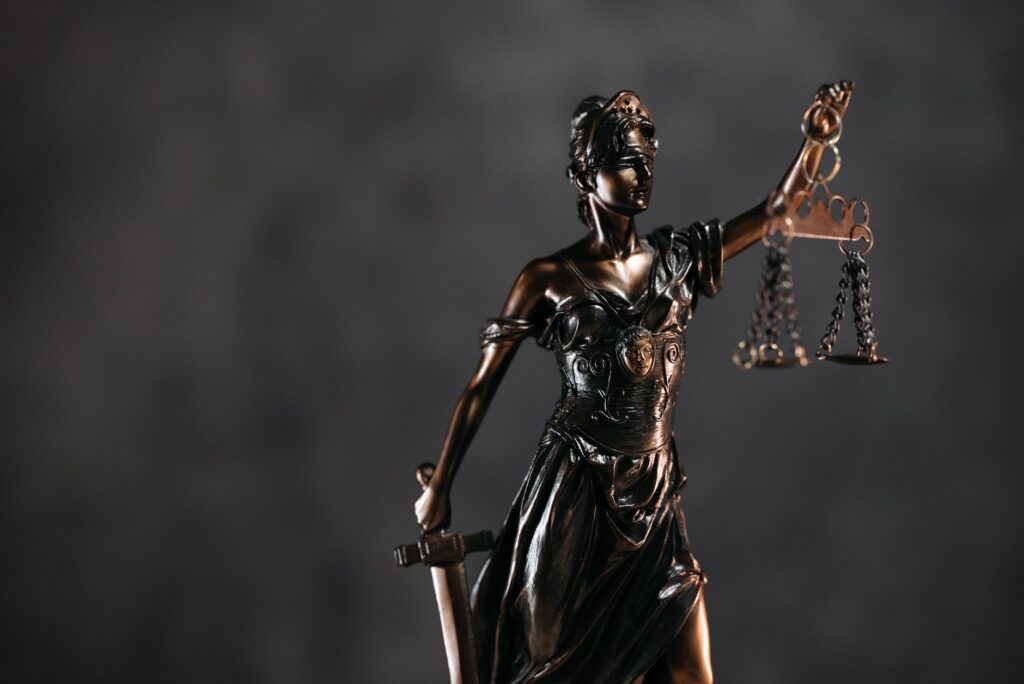 A visual representation of the importance of jurisdiction in injury claims, highlighting differences in laws across states…