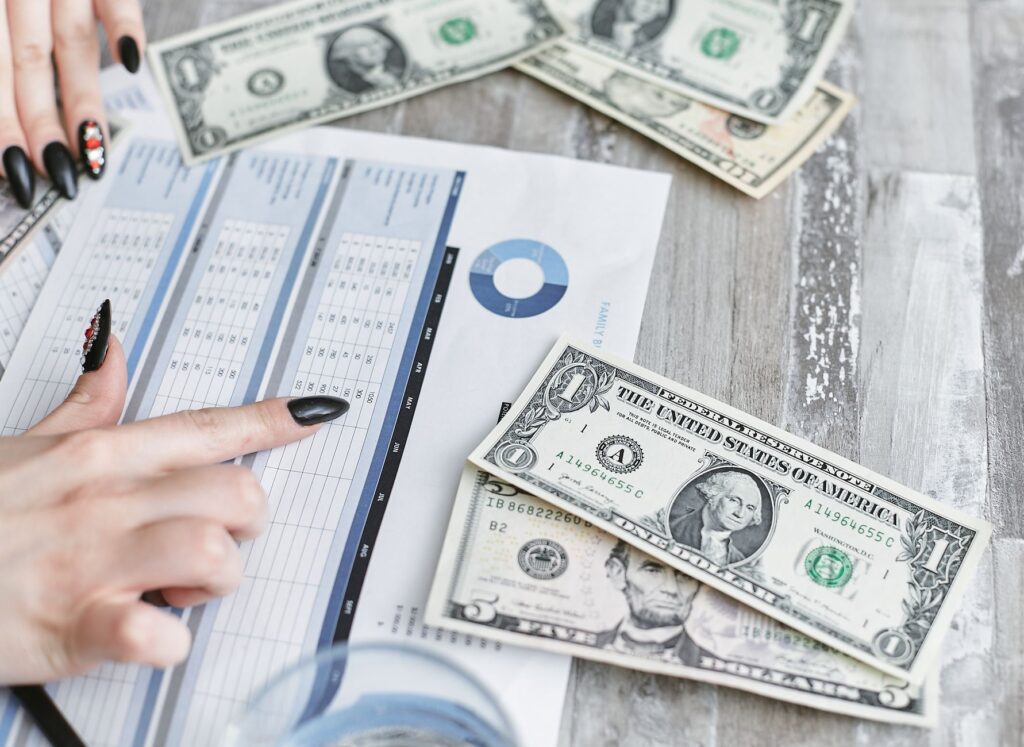 Chart depicting common expenses included in personal injury settlements — injury claim calculator