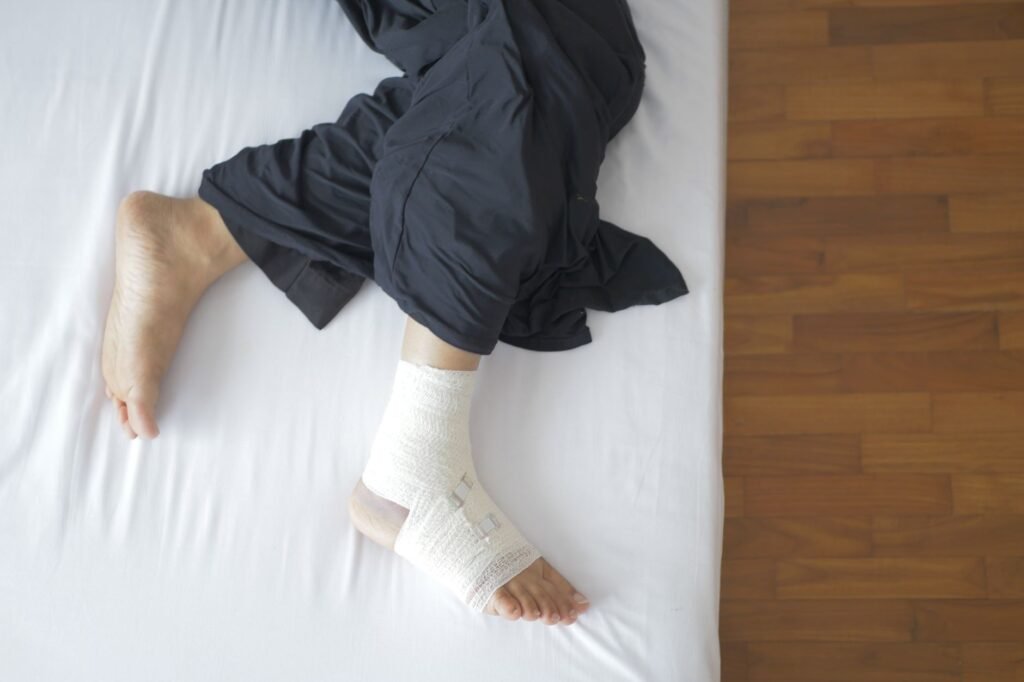 A graphic illustrating common injury types like whiplash and fractures. — types of injuries claim values