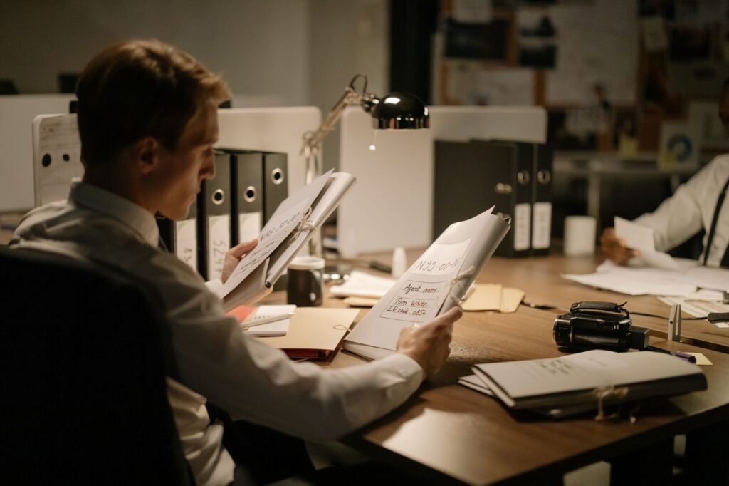 A visual guide on organizing evidence for a personal injury case. — gather evidence injury claim