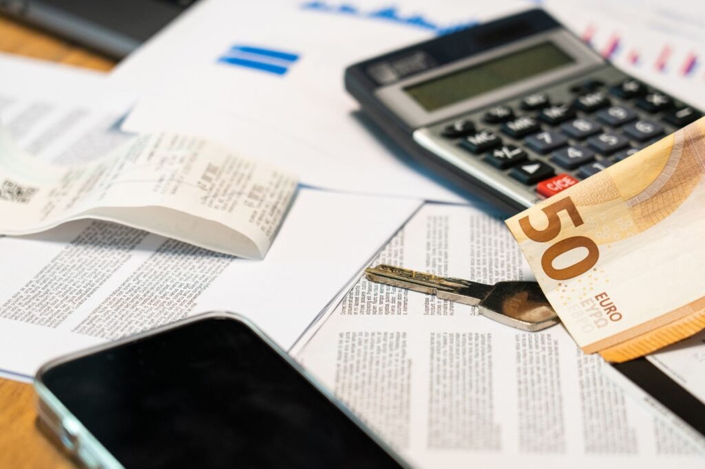 An infographic showing key claim calculation factors such as medical expenses and lost wages. — what to include in injur…