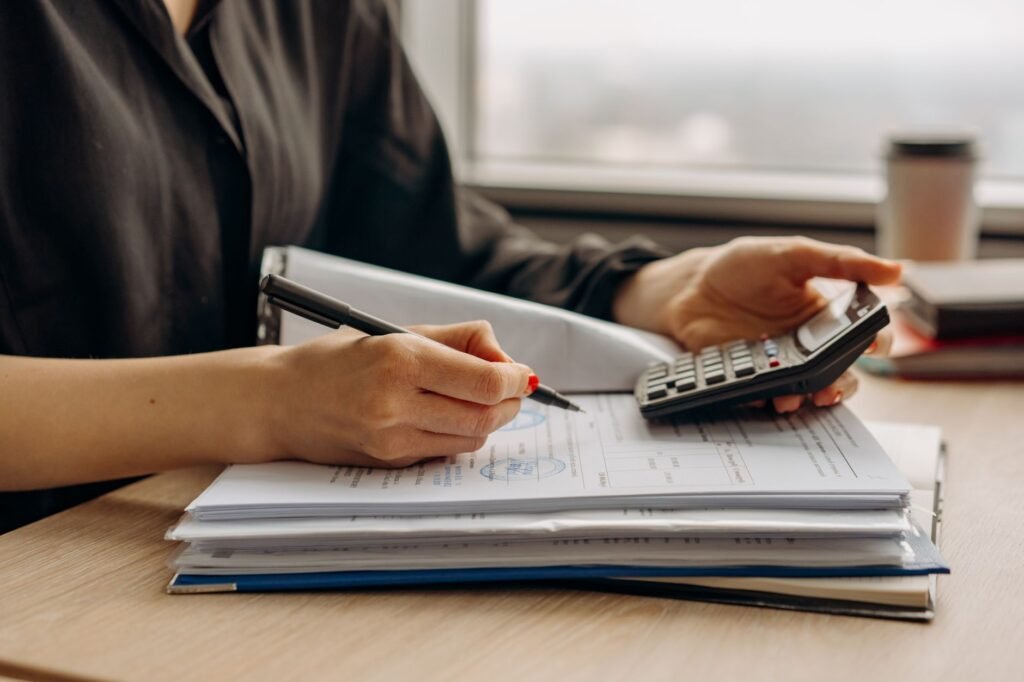 Image of a person reviewing their personal injury claim using an injury claim calculator