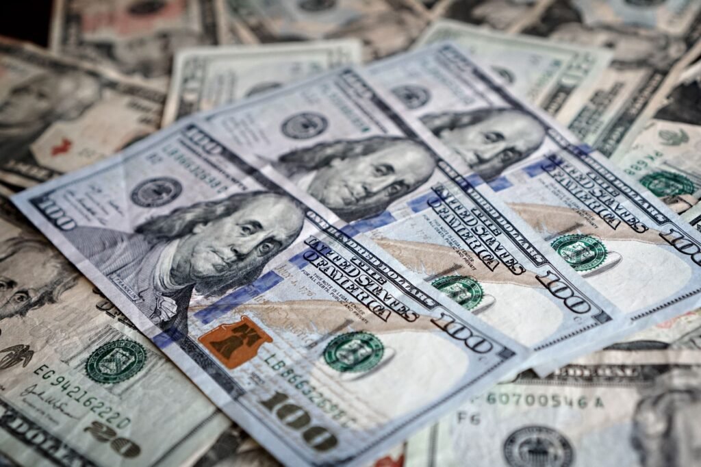 a photo of medical bills and lost wage documentation — what to include in injury claim calculator