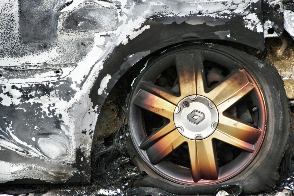 An infographic detailing the factors influencing car accident settlements — average car accident settlement