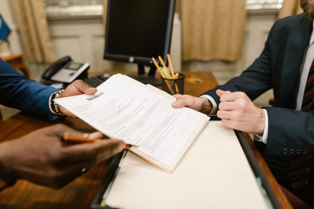 Flowchart showing negotiation vs. litigation processes — how long to settle injury claim
