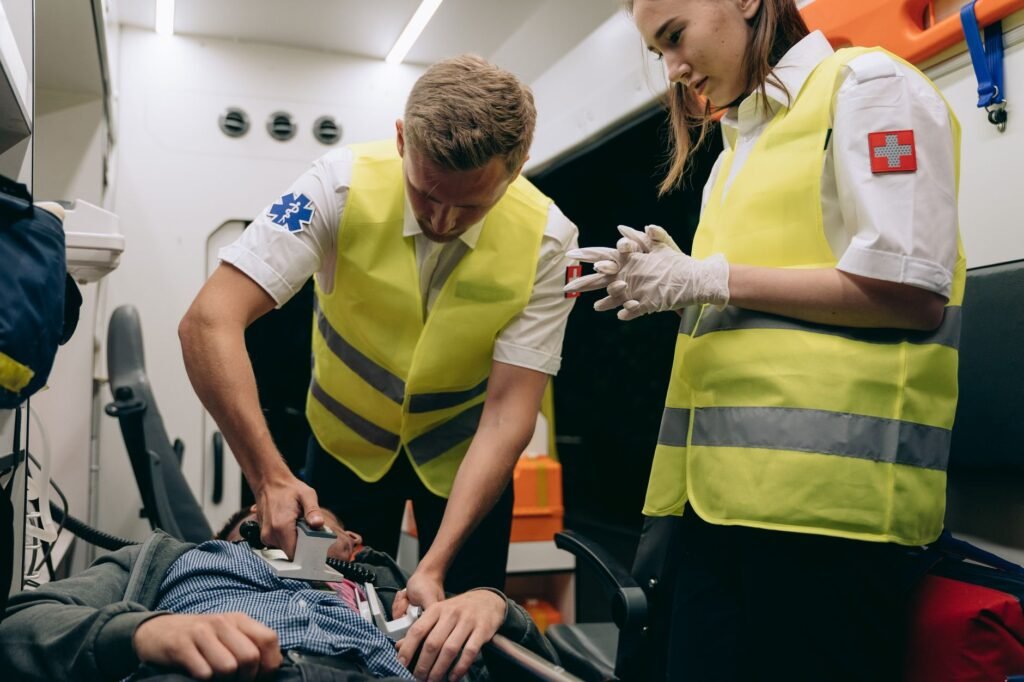 Photo depicting a serious injury and medical treatment, emphasizing the need to hire a lawyer for your injury claim. — h…